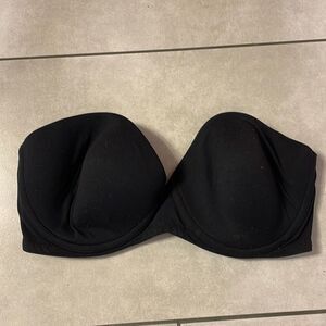 𝅺victoria Secrets woman’s black strapless bra
